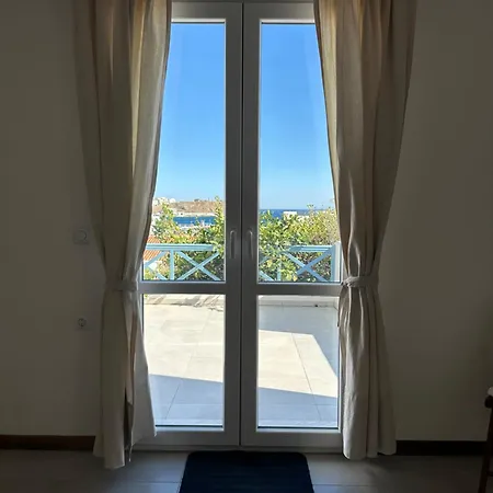 بيت للعطل Sea View House In The Center Of *